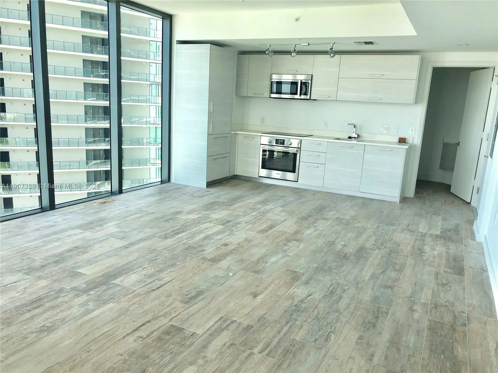 650 NE 32 # 2008, Miami, FL 33137 photo 4