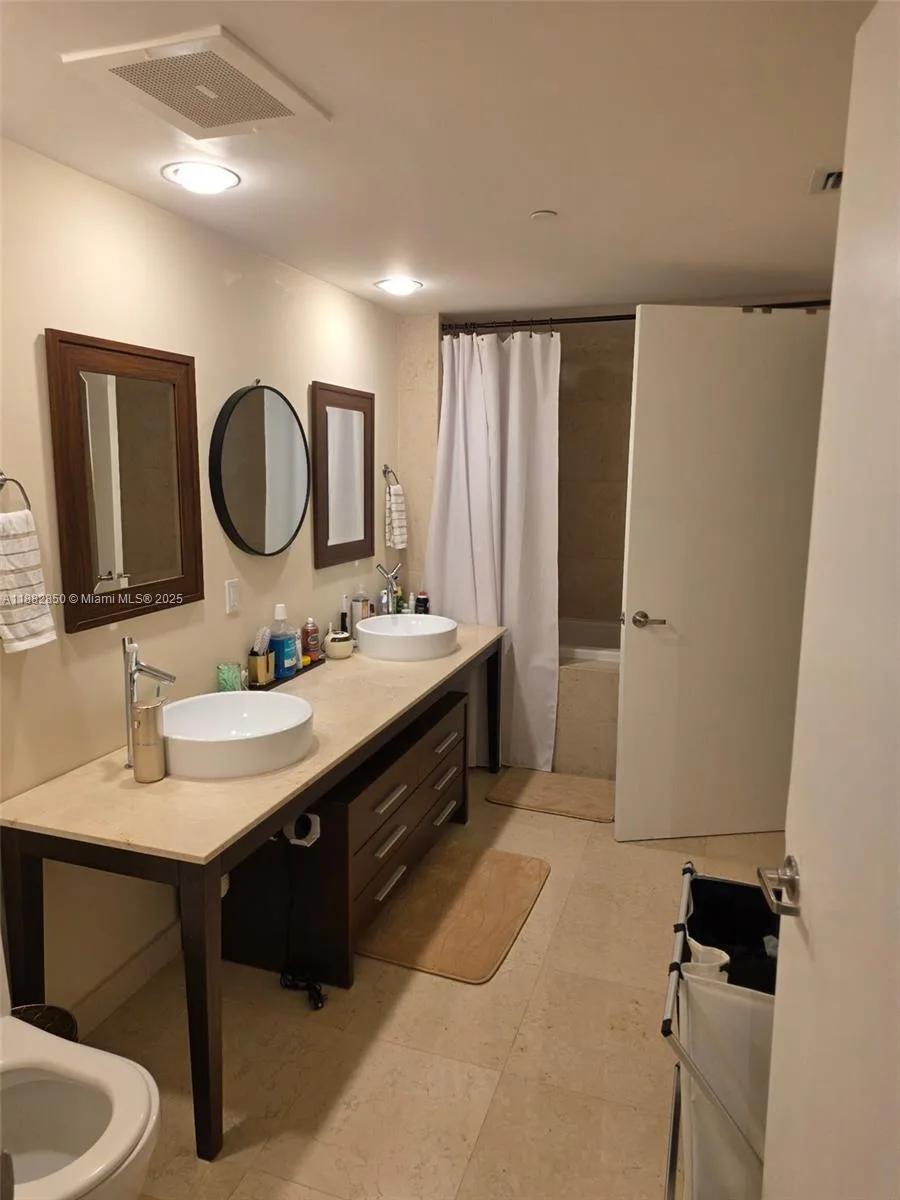 495 Brickell Ave # 707, Miami, FL 33131 photo 11
