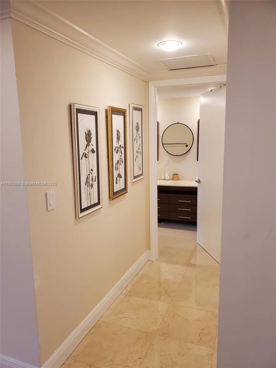 495 Brickell Ave # 707, Miami, FL 33131 photo 5