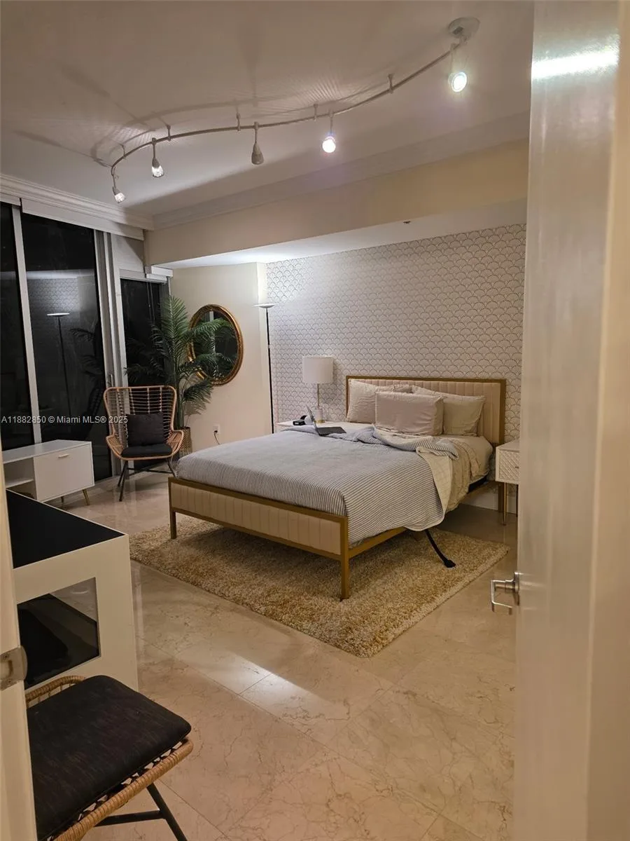 495 Brickell Ave # 707, Miami, FL 33131 photo 6