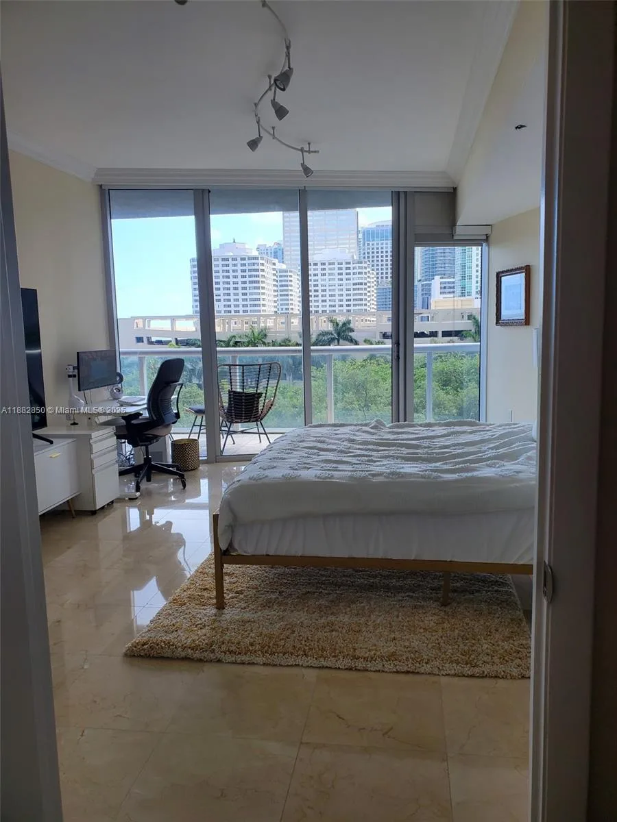 495 Brickell Ave # 707, Miami, FL 33131 photo 7