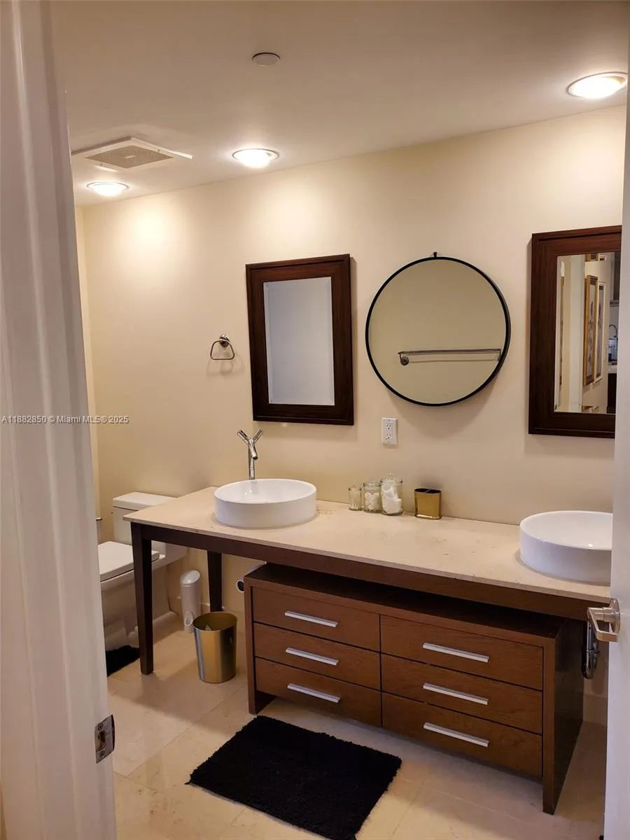 495 Brickell Ave # 707, Miami, FL 33131 photo 9