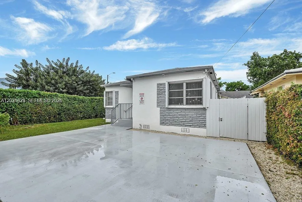600 NW 34th Ave, Miami, FL 33125