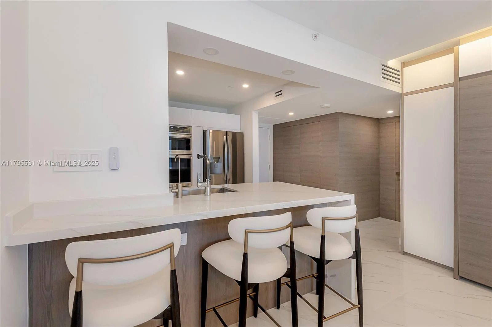 2301 Collins Ave # 825, Miami Beach, FL 33139 photo 12