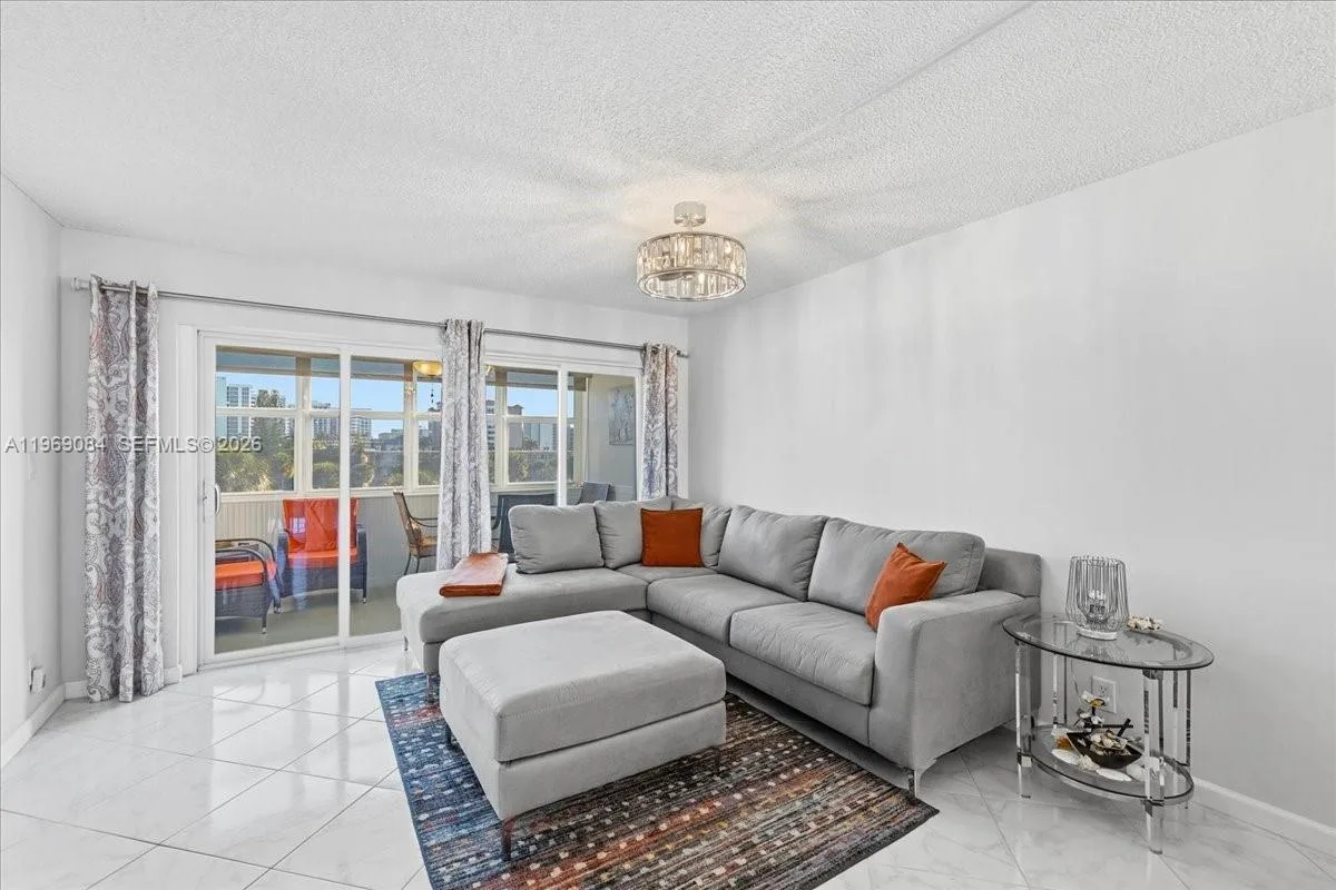 3201 NE 8th St # 405, Pompano Beach, FL 33062 photo 10
