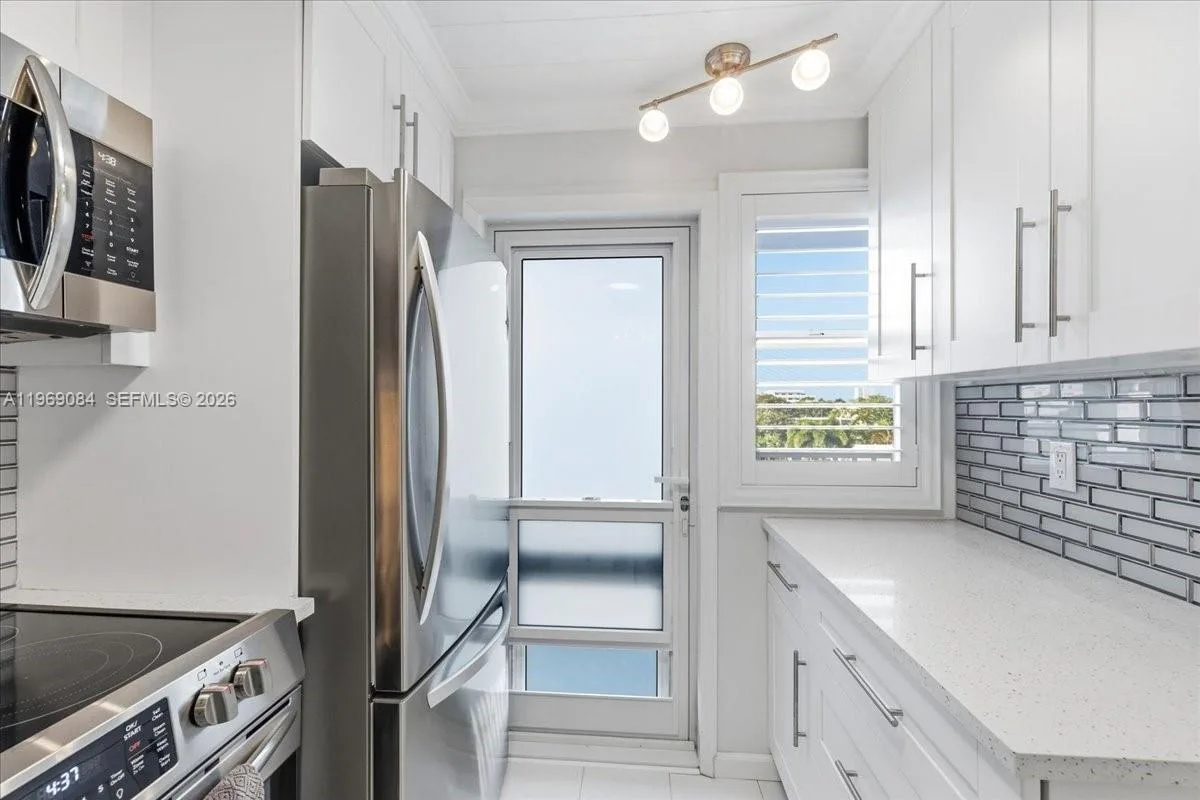 3201 NE 8th St # 405, Pompano Beach, FL 33062 photo 6