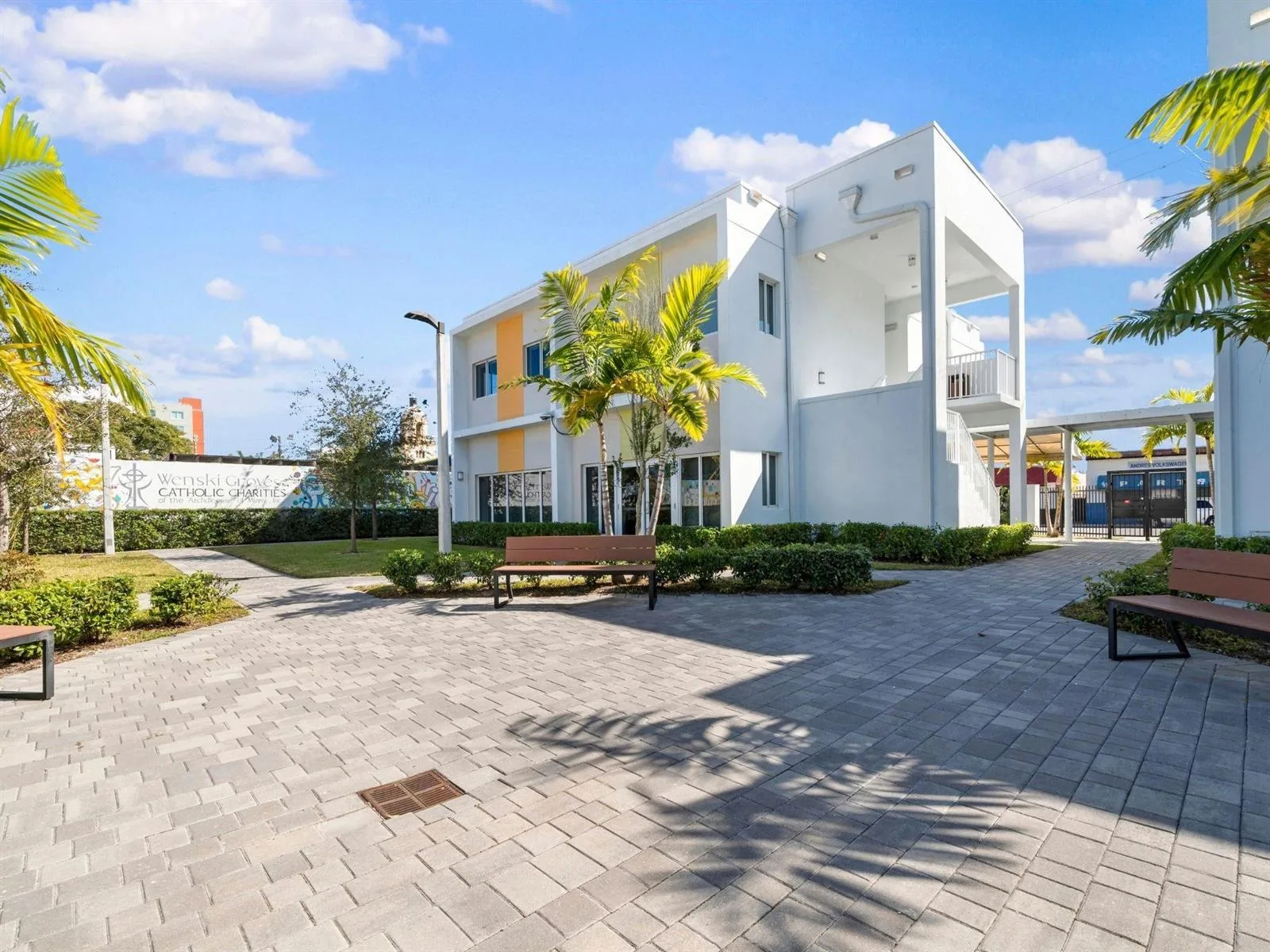 2130 NW 37th Street # RM, Miami, FL 33142