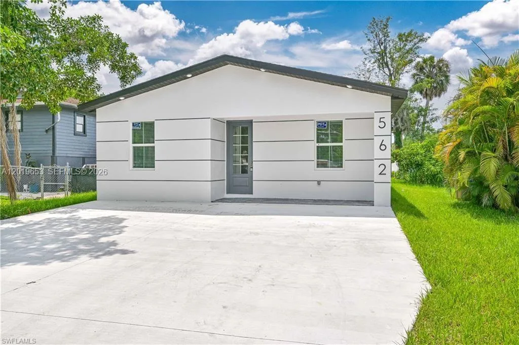 2223 Carver Ave, Other City - In The State Of Florida, FL 33916
