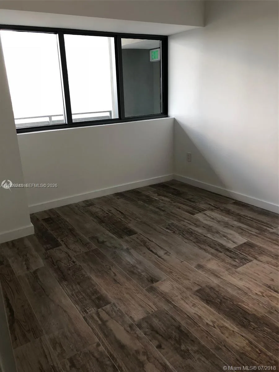 650 NE 32nd St # 4005, Miami, FL 33137 photo 4