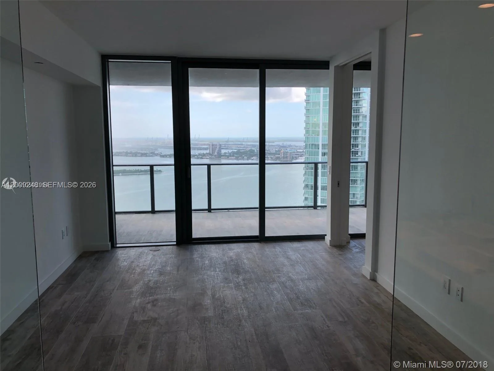 650 NE 32nd St # 4005, Miami, FL 33137 photo 5
