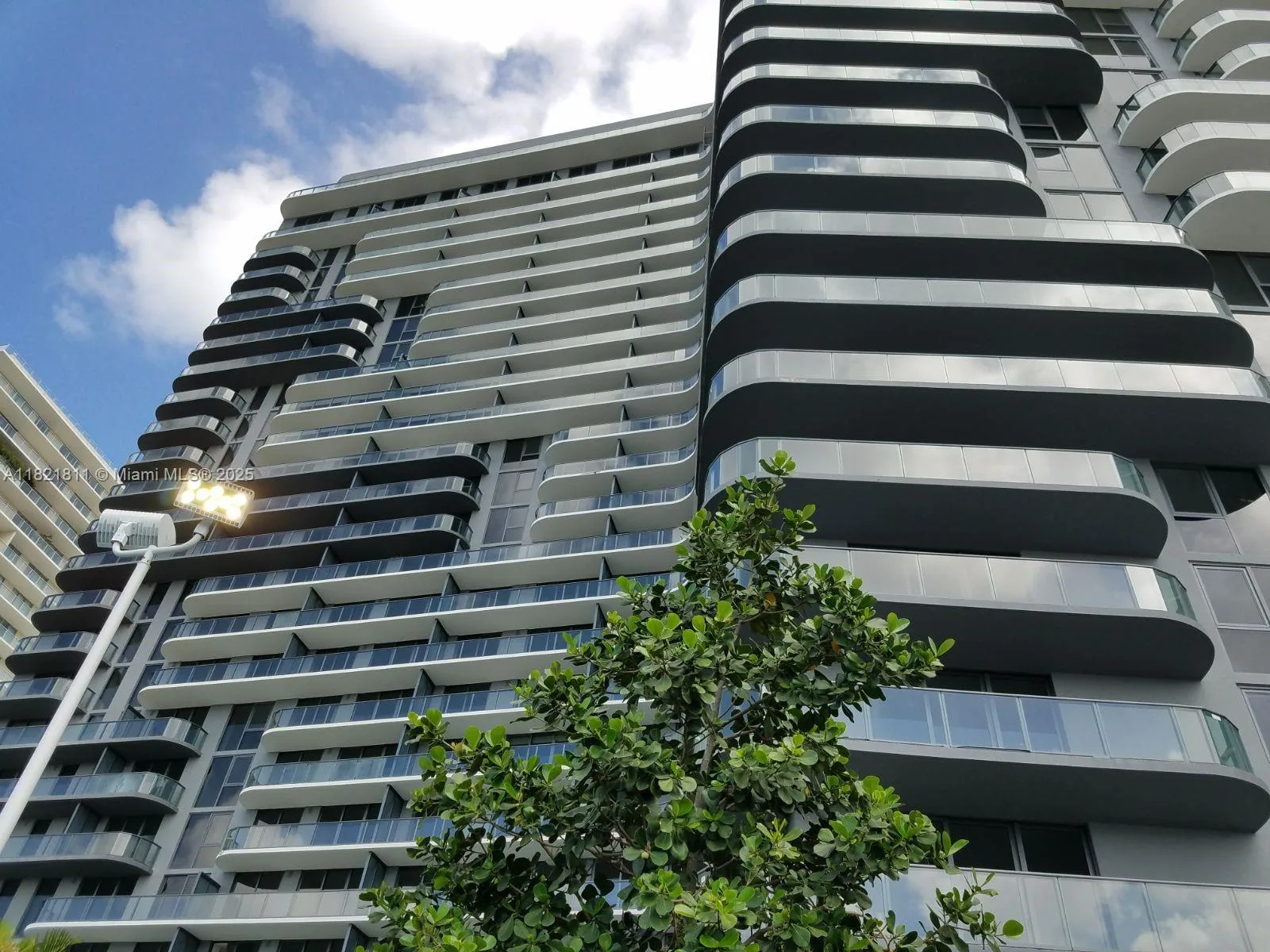 121 NE 34th St # 1410, Miami, FL 33137