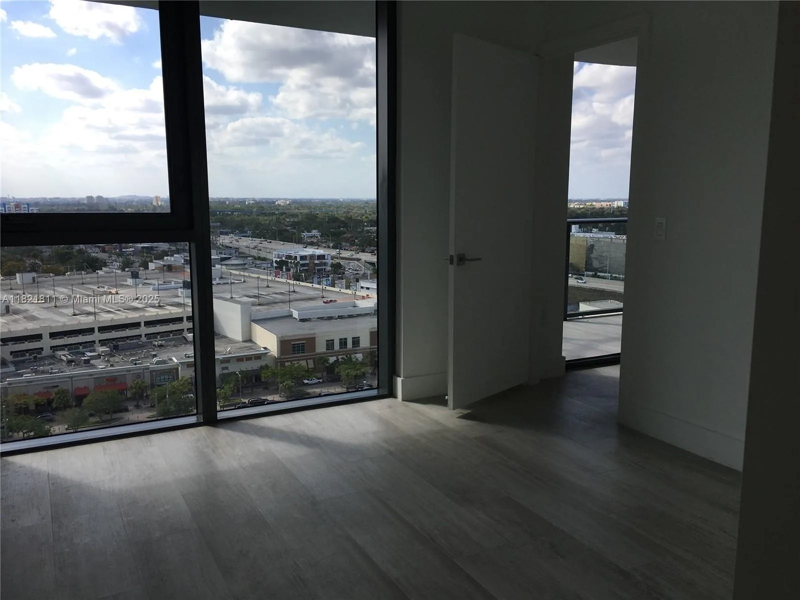 121 NE 34th St # 1410, Miami, FL 33137 photo 11