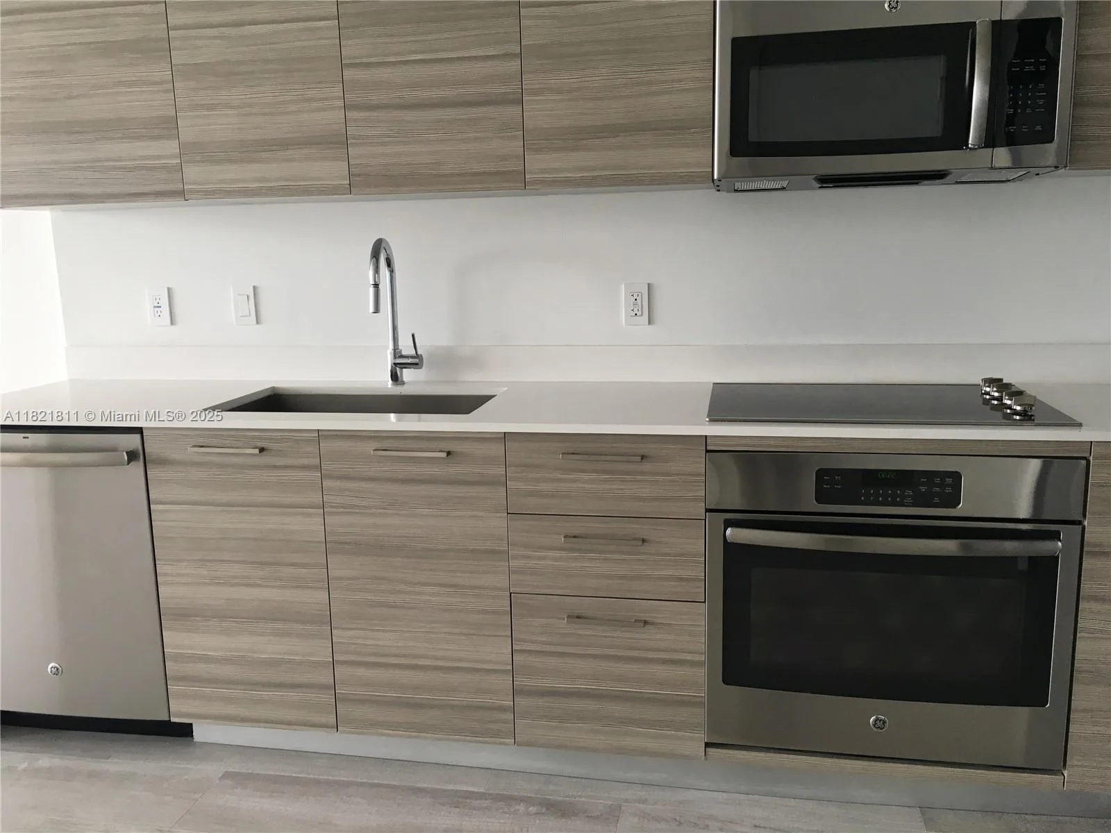121 NE 34th St # 1410, Miami, FL 33137 photo 9