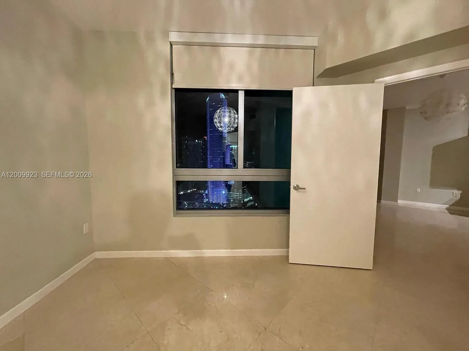 350 S Miami Ave # 2807, Miami, FL 33130 photo 3
