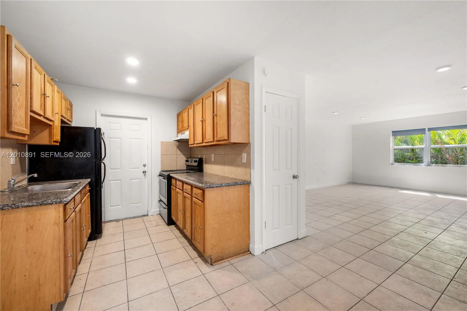 608 SW 16th Ave, Fort Lauderdale, FL 33312 photo 11