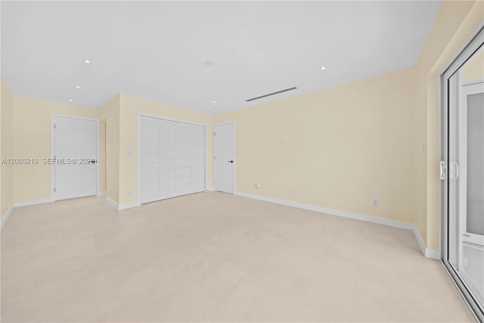 1400 NE 191st St # 305, Miami, FL 33179 photo 10