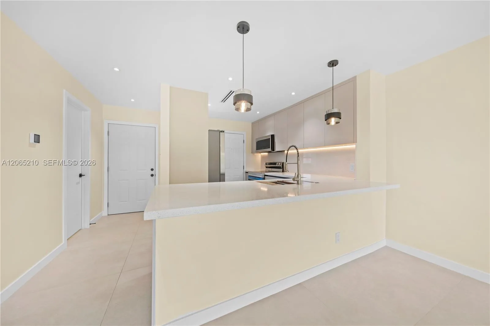 1400 NE 191st St # 305, Miami, FL 33179 photo 6