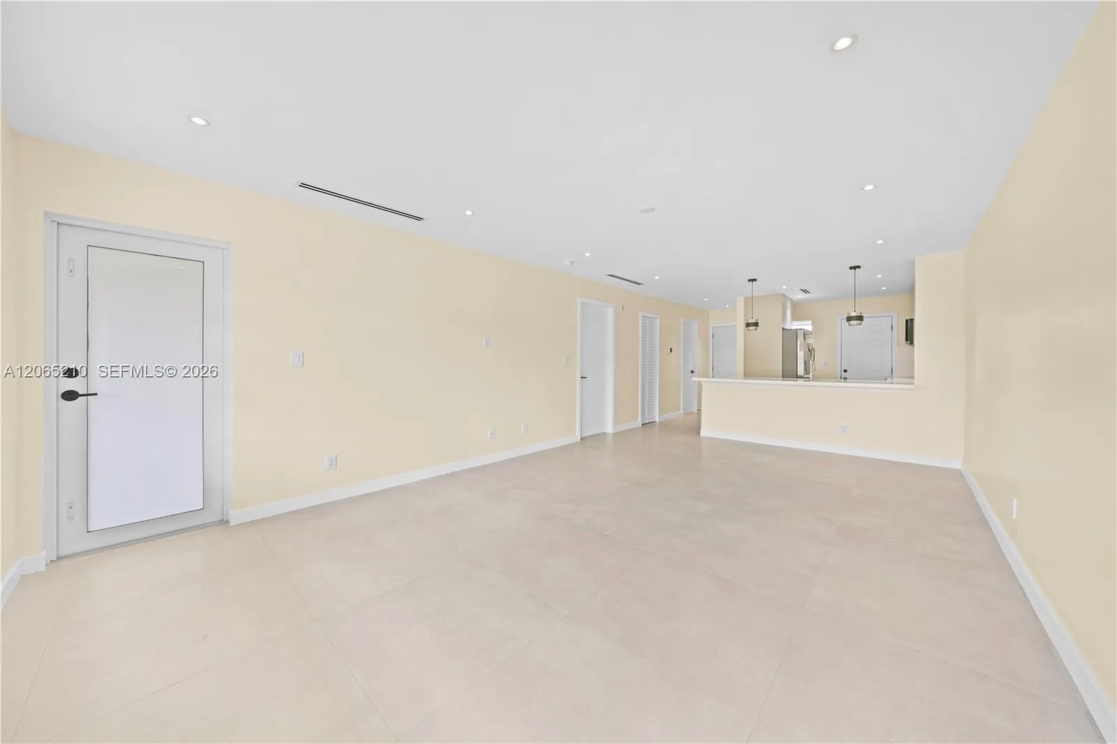 1400 NE 191st St # 305, Miami, FL 33179 photo 7
