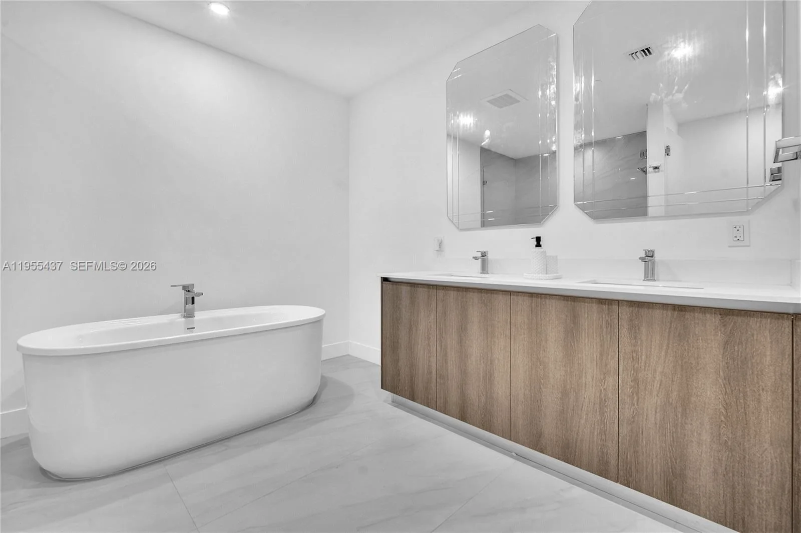 17550 Collins Ave # 603, Sunny Isles Beach, FL 33160 photo 9