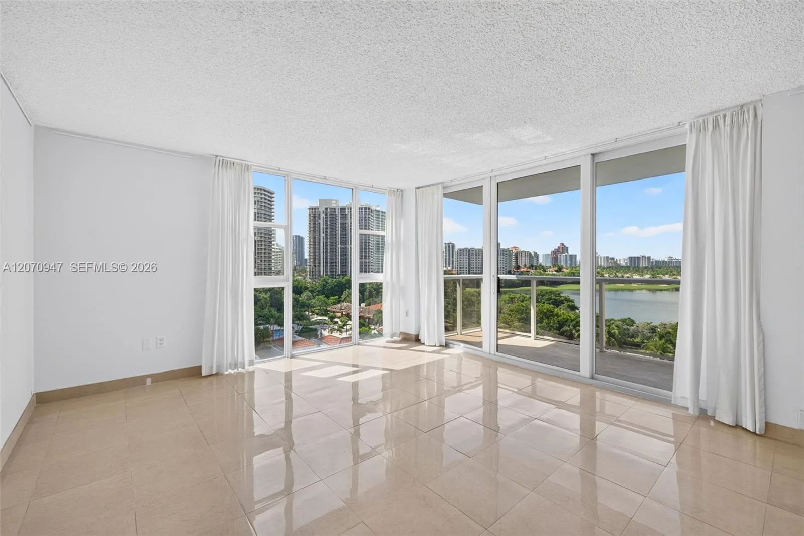 3731 N Country Club Dr # 1023, Aventura, FL 33180
