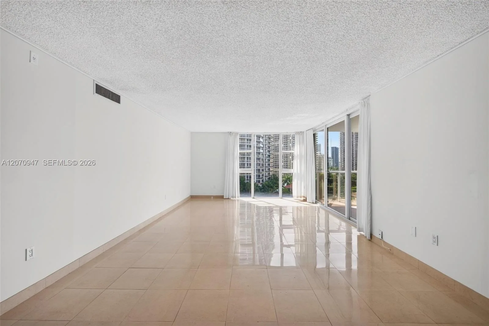 3731 N Country Club Dr # 1023, Aventura, FL 33180 photo 8
