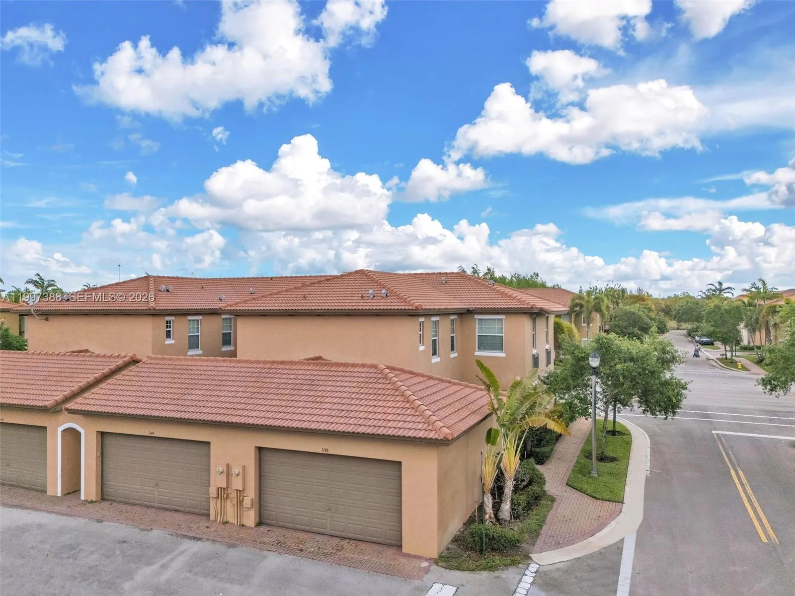 1148 SW 147th Ave, Pembroke Pines, FL 33027 photo 2