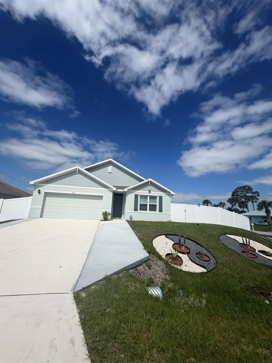 2008 SW Olympia Ave Avenue SW, Palm Bay, FL 32908 photo 2