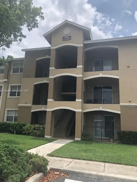 11600 SW 2nd St # 18207, Pembroke Pines, FL 33025 photo 2