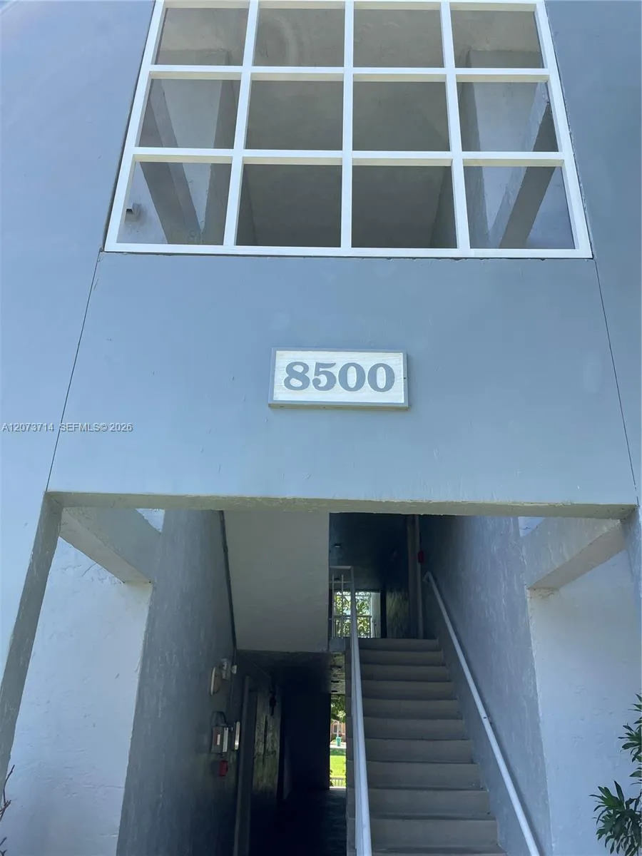 8500 SW 212th St # 309, Cutler Bay, FL 33189