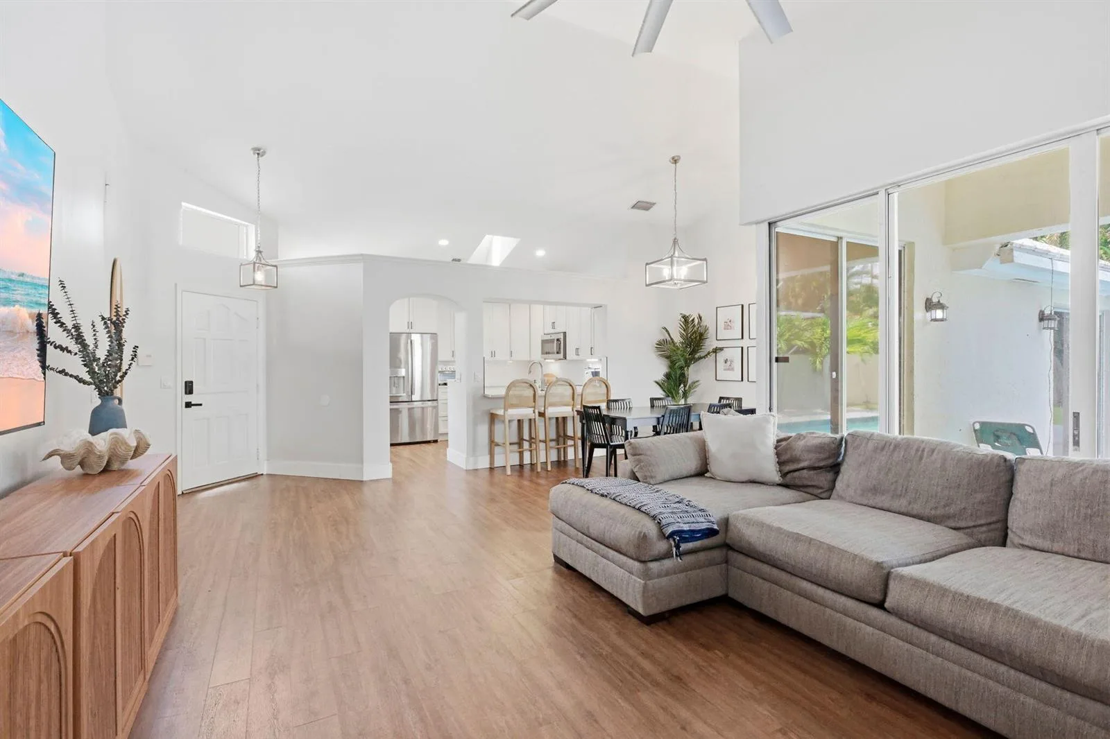 944 Dickens Place, West Palm Beach, FL 33411 photo 5