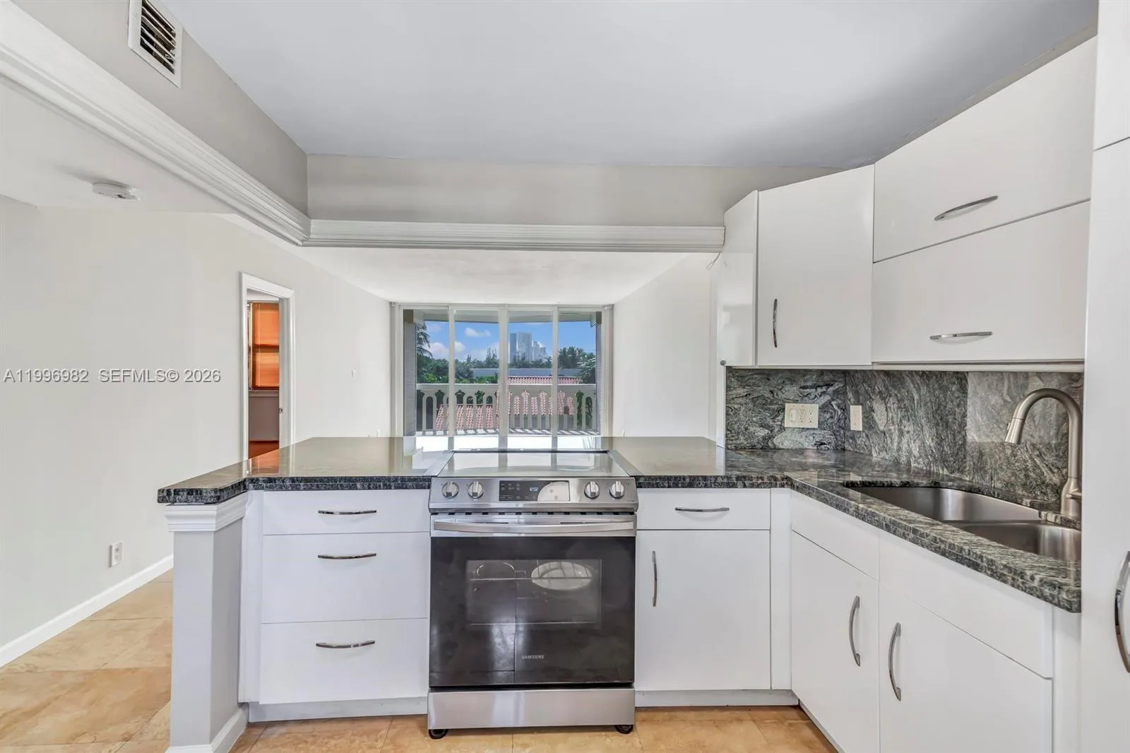 3199 S Ocean Dr # 406, Hallandale Beach, FL 33009