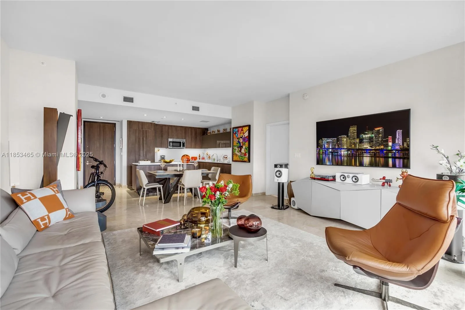 88 SW 7th St # 3907, Miami, FL 33130 photo 5