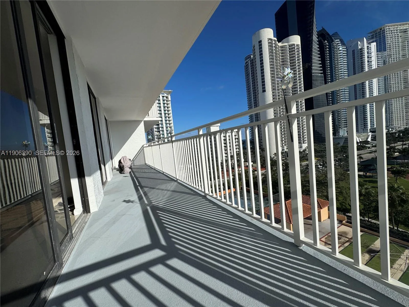 210 174th St # 1002, Sunny Isles Beach, FL 33160