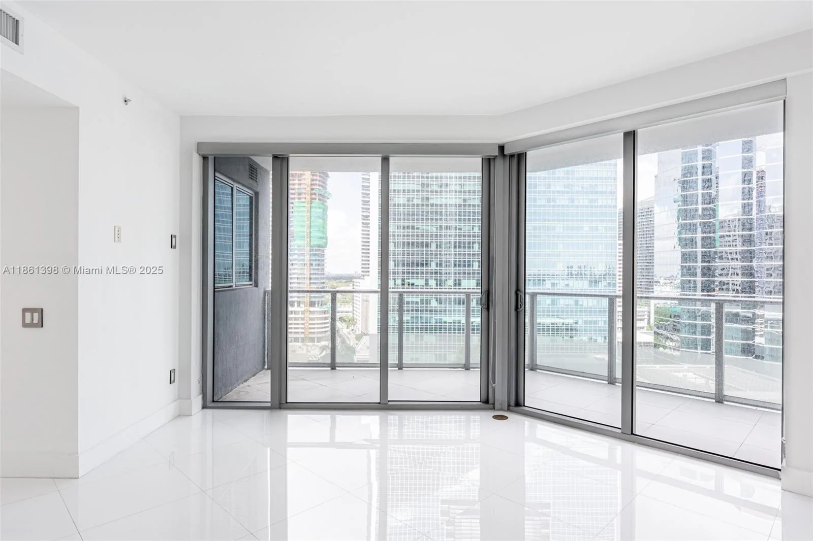 1300 Brickell Bay Dr # 1802, Miami, FL 33131 photo 9