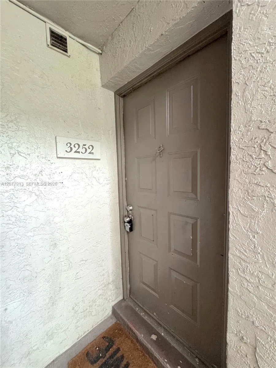 3252 Coral Lake Ln # 3252, Coral Springs, FL 33065 photo 2