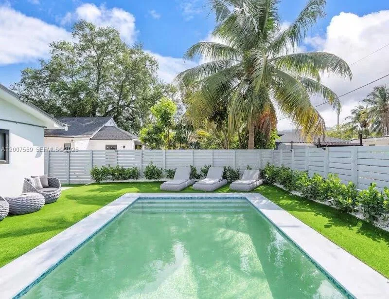 400 NW 40th St, Miami, FL 33127