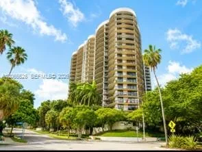 2843 S Bayshore Dr # P4-F, Miami, FL 33133