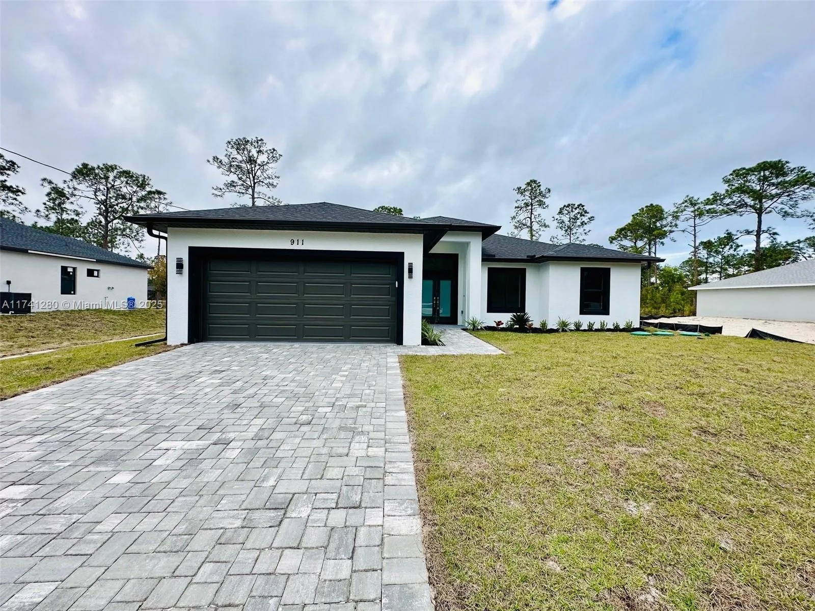 911 Desoto Ave, Lehigh Acres, FL 33972