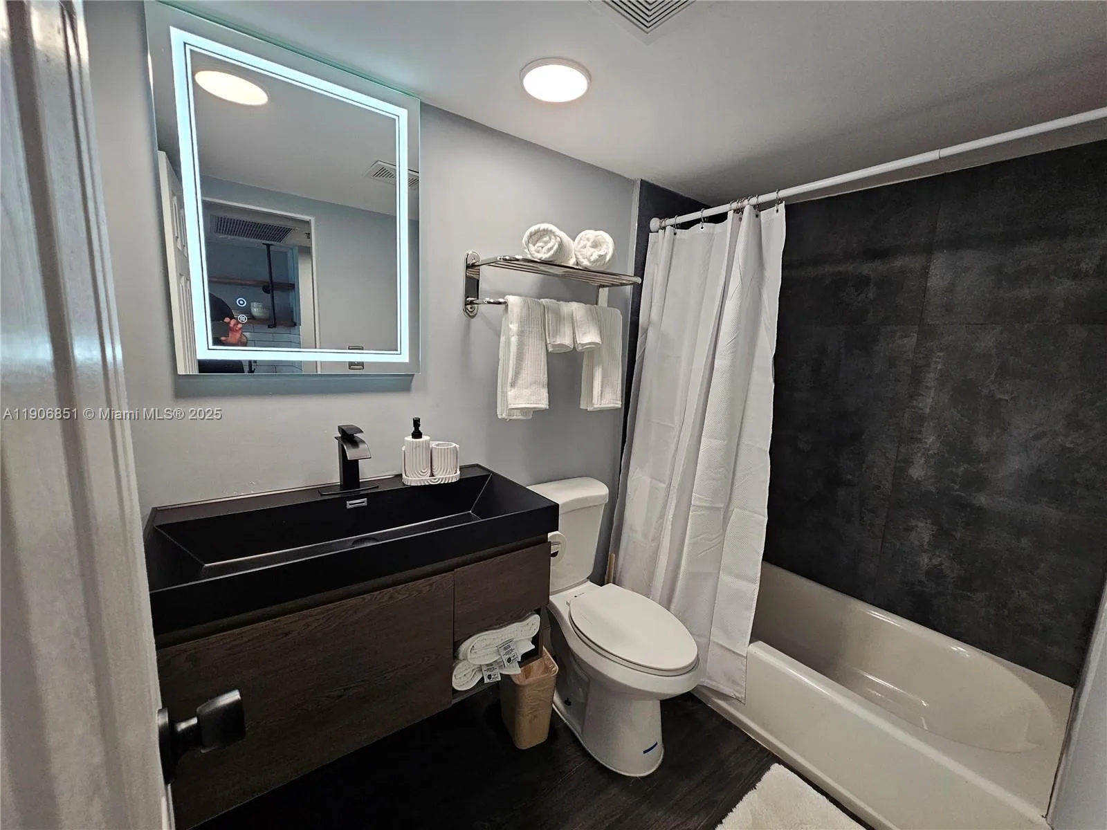 19201 Collins Ave # 324, Sunny Isles Beach, FL 33160 photo 4