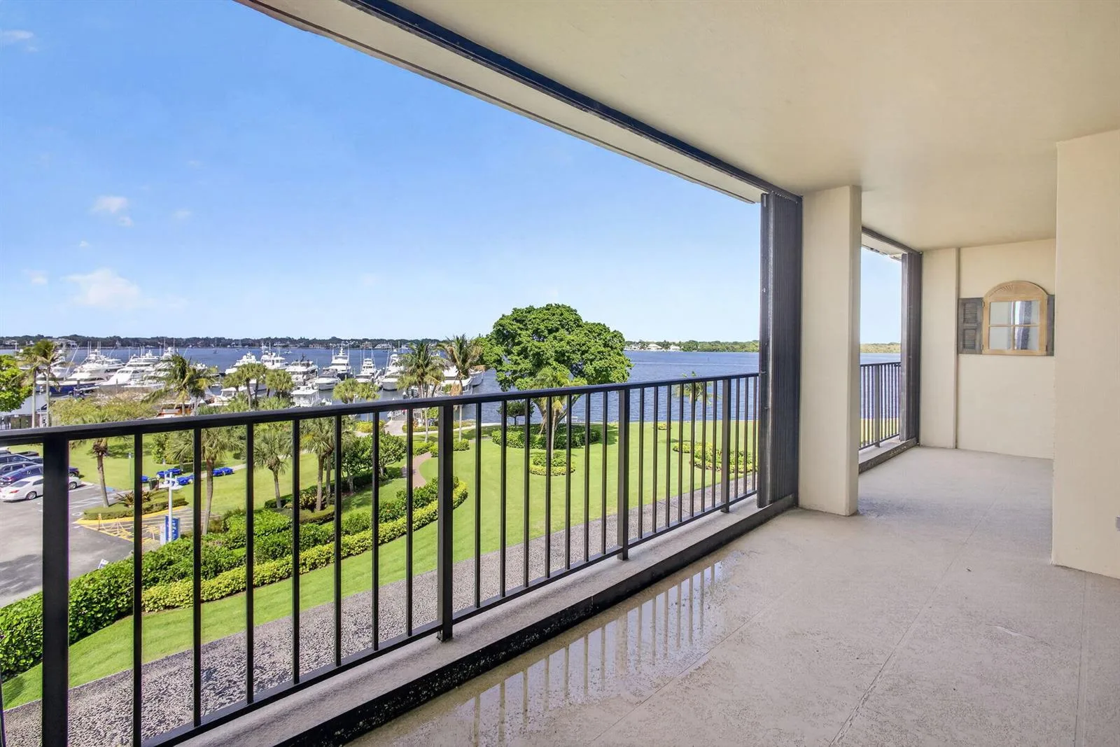 136 LAKESHORE Drive # 511, North Palm Beach, FL 33408