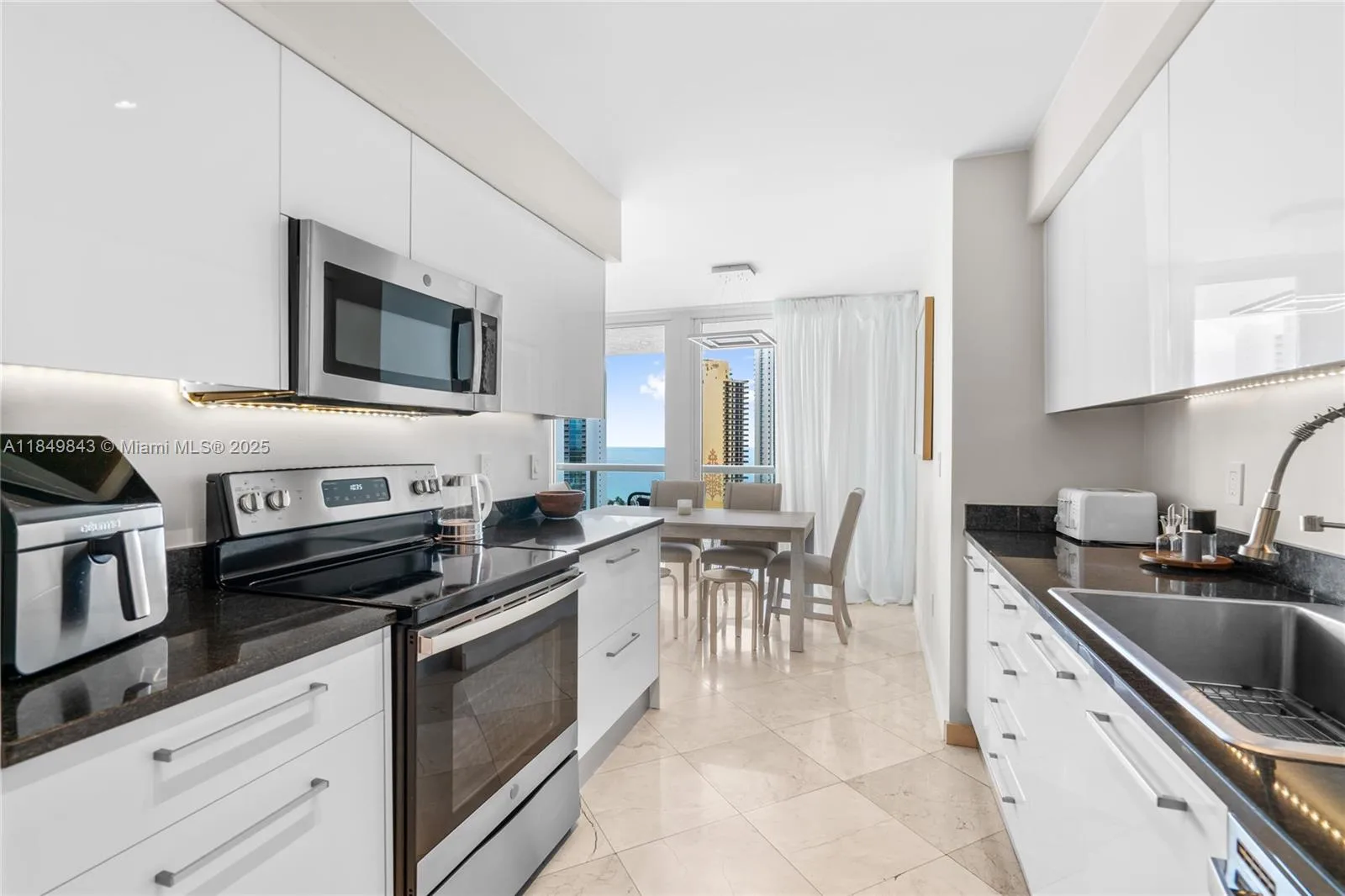 16500 Collins Ave # 1752, Sunny Isles Beach, FL 33160 photo 3