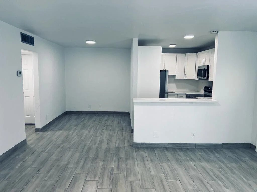 930 N 14th Court, Hollywood, FL 33020 photo 8