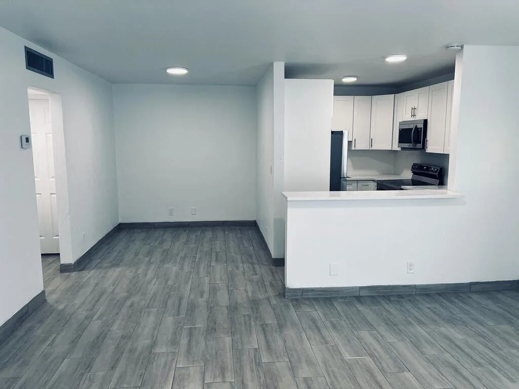 930 N 14th Court, Hollywood, FL 33020 photo 9
