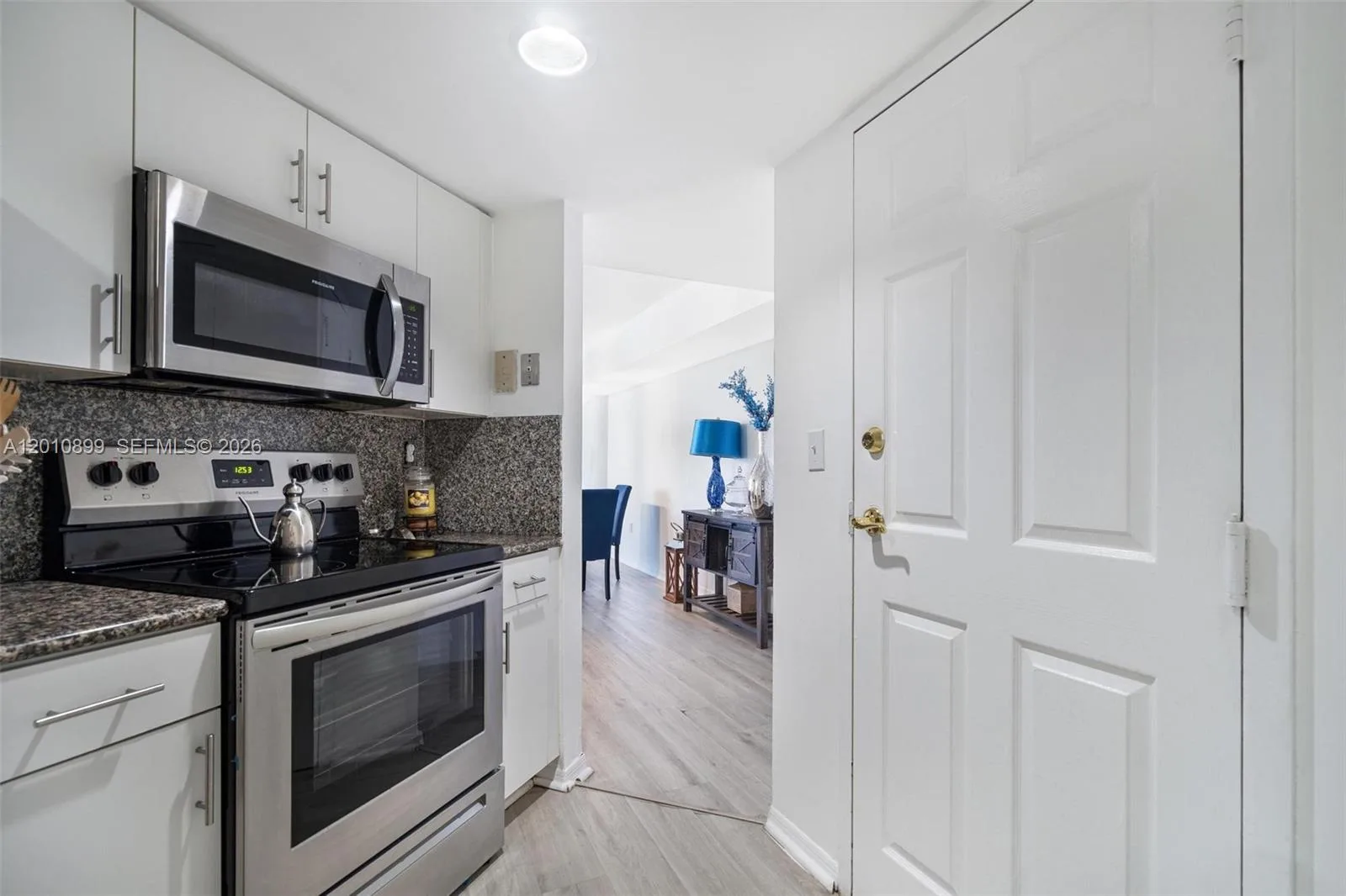 825 Brickell Bay Dr # 2042, Miami, FL 33131 photo 3