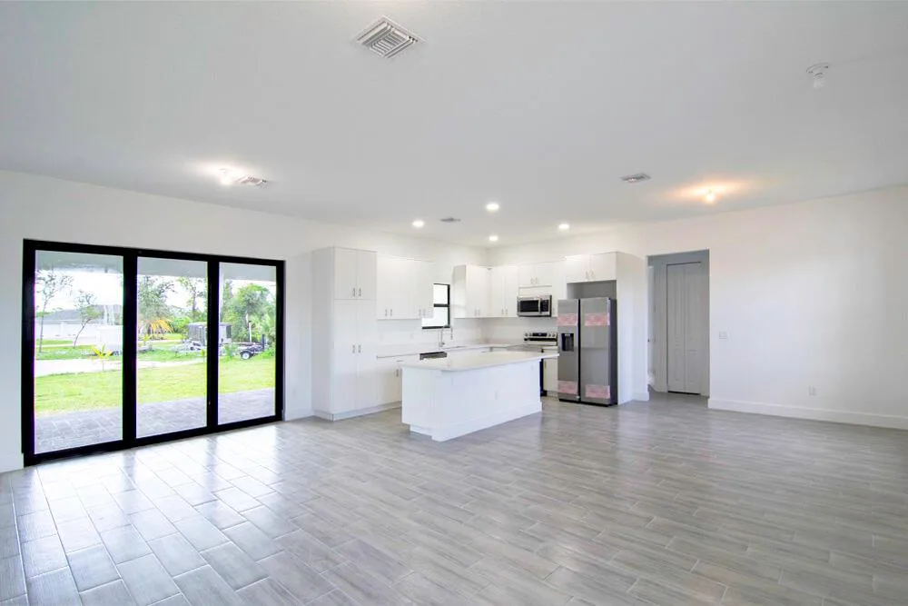 15633 Lakeland Circle, Port Charlotte, FL 33981 photo 5