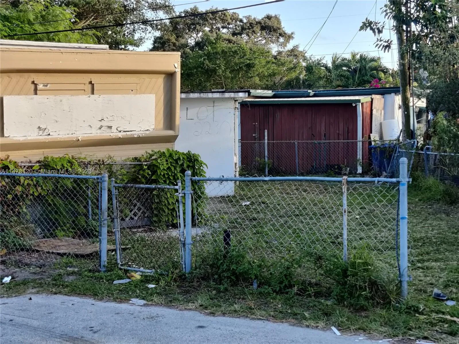 2234 NE 137  ST, North Miami Beach, FL 33181-1840 photo 9