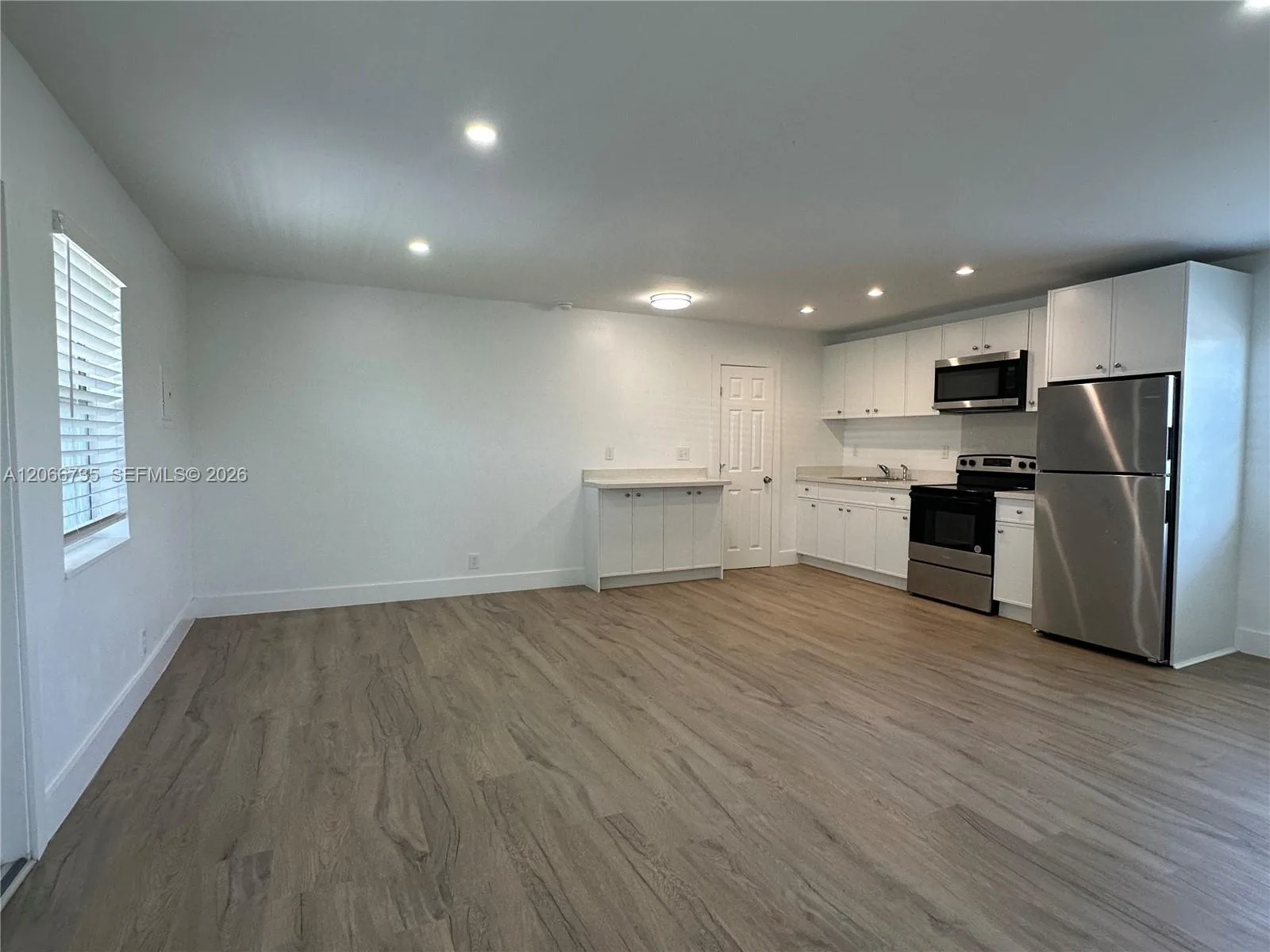 1413 N Dixie Hwy # 5, Fort Lauderdale, FL 33304 photo 2