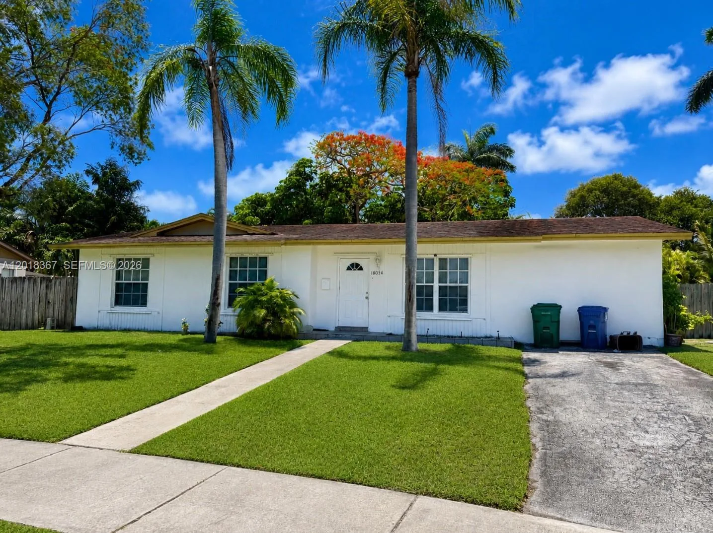 18054 SW 92nd Ct, Palmetto Bay, FL 33157
