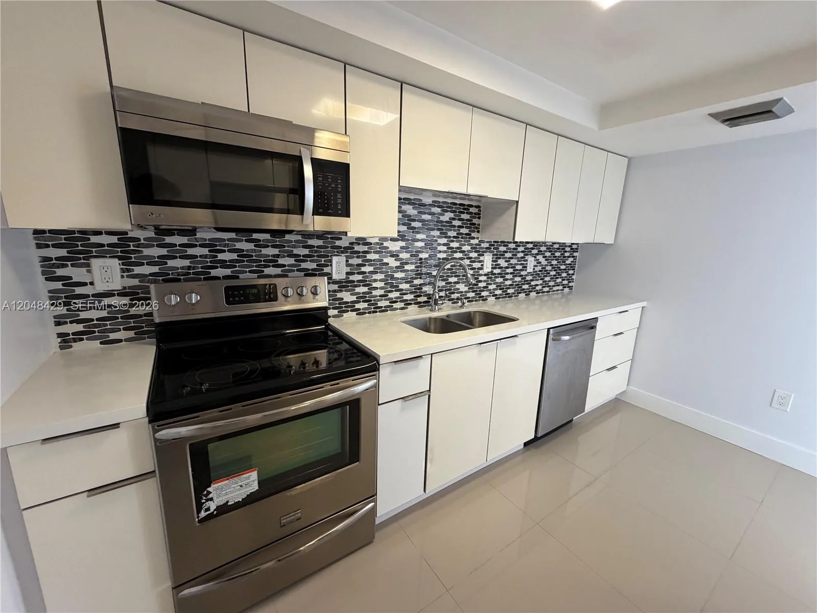 18011 Biscayne Blvd # 1802, Aventura, FL 33160 photo 11
