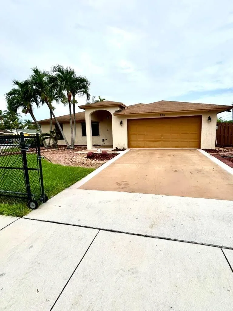 785 SW 4TH Street, Delray Beach, FL 33444